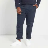Pantalón chino azul marino de corte slim con bolsillos laterales y traseros.