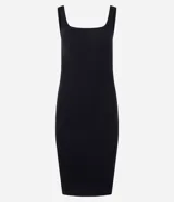 Vestido midi de Blue Steel confeccionado en tejido rib acanalado, con escote cuadrado y breteles anchos. Diseño básico y ajustado al cuerpo.