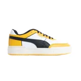 Championes Puma modelo CA Pro Sport, con diseño de caña baja, combinación de colores blanco, amarillo y negro, con el logo de la marca en el lateral y suela de plataforma.