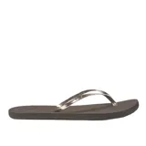 Ojotas Reef Bliss Nights color marrón con tiras finas doradas.