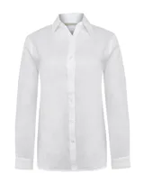 Blusa RKF modelo Lirio de lino orgánico color blanco, con cuello camisero, cierre frontal de botones y mangas largas.