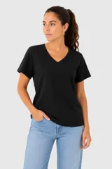 Remera de algodón de corte holgado con cuello en V y mangas cortas.
