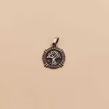 Dije circular de plata 925 con diseño de árbol de la vida en relieve y borde texturizado.