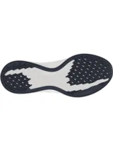 Championes Reebok Waterfoam Air color negro con detalles en rojo y suela blanca.