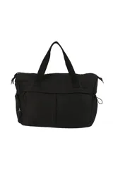 Bolso tipo shopper de nylon color negro, amplio y funcional. Cuenta con cierre superior, asas reforzadas para llevar al hombro y correa ajustable extraíble. Incluye bolsillos externos con cierre para mayor organización.