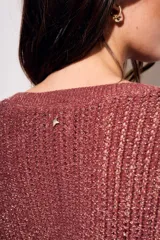 Sweater celeste de tejido de punto calado con lurex, de corte holgado y mangas largas.