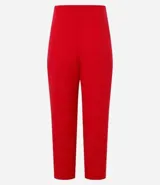 Pantalón zanahoria de sastrería color blanco, con cintura alta, trabillas y botón contrastante.