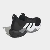 Championes de entrenamiento Adidas Rapidmove ADV 2, color negro con detalles en blanco y gris. Presentan un diseño técnico con exterior textil transpirable, mediasuela con tecnología LightstrikePro para mayor amortiguación y suela de caucho Continental para un agarre superior.
