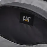 Mochila gris Caterpillar modelo Tokyo Urban Backpack, fabricada en poliéster. Cuenta con compartimento principal, bolsillos laterales de malla negra, asa superior y detalles de la marca en color amarillo y negro.
