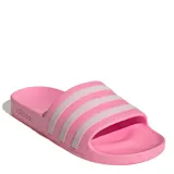 Sandalias Adidas Adilette Aqua color rosa con tres tiras blancas horizontales.