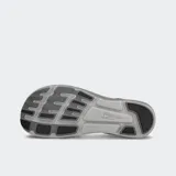 Championes Altra Escalante 4 color gris, con ajuste FootShape, mayor flexibilidad y peso ligero. Capellada de punto diseñado para un ajuste suave y tolerante, con lengüeta de punto. Entresuela de goma para un peso más ligero y mayor flexibilidad.