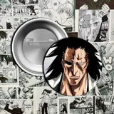 Pin metálico con ilustración de Ichigo Kurosaki en su forma Hollow.