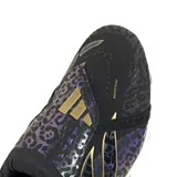 Championes de fútbol adidas Predator Elite FG Kaká, color negro con detalles en violeta y dorado, con diseño de estampado animal print y lengüeta rebatible con tira elástica.