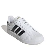 Championes urbanos Adidas modelo Streettalk, color blanco con las icónicas tres tiras laterales en negro. Presentan puntera reforzada tipo shell-toe, cierre con cordones y suela de goma resistente.