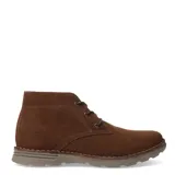 Botas tipo chukka de hombre marca Freeway, confeccionadas en gamuza color taupe, con cierre de cordones y suela de goma antideslizante.