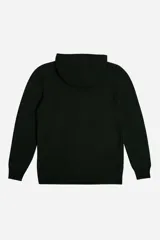 Sweater de punto color verde oscuro, con cuello alto tipo polo y diseño de manga larga. Presenta una textura tejida y un pequeño detalle de etiqueta en el lateral inferior.