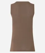 Blusa musculosa de punto ligero texturizado, color blanco, con cuello redondo y breteles anchos.