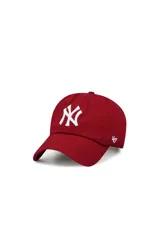 Gorra de béisbol color bordó con logo de los New York Yankees bordado en blanco en el frente y logo '47 en el lateral.