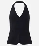 Blusa frente única de Blue Steel, confeccionada en bengalina color negro. Presenta un escote profundo en V, corte ajustado en la parte superior con ruedo levemente ampliado y bolsillos laterales decorativos.