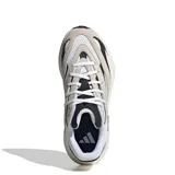 Championes deportivos Adidas modelo Lightblaze, con diseño de malla blanca y superposiciones en gamuza gris y detalles en negro. Presentan suela gruesa con tecnología Lightstrike y cierre de cordones.