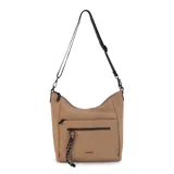 Cartera bandolera gris de formato amplio, con correa larga regulable y desmontable con inscripciones. Cuenta con cierre superior, bolsillo frontal con cierre y detalle colgante de cordones, y un bolsillo trasero con cierre.