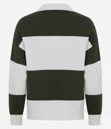 Suéter de punto con diseño de rayas horizontales anchas en color verde oscuro y blanco. Presenta cuello tipo polo con escote en V, mangas largas con puños ajustados y un corte regular.
