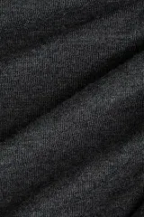 Vestido midi entallado de punto de viscosa, con escote bote, mangas largas y laterales fruncidos que crean un efecto drapeado.