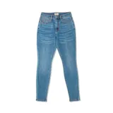 Jeans de corte ajustado y tiro medio, confeccionados en denim elástico de lavado claro. Presentan diseño clásico de cinco bolsillos, cierre de cremallera y detalles de marca CAT en remaches, parche trasero y etiqueta en bolsillo.