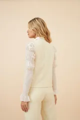 Chaleco marrón de punto abanico crochet. Prenda must have de la temporada.