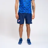 Bermuda deportiva azul marino con escudo del Club Nacional de Football y logo de Umbro.