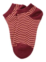 Medias cortas de bambú color marrón con diseño de líneas en zigzag en tonos rosados y bordó.