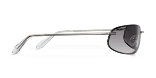 Lentes de sol estilo envolvente con montura metálica plateada y cristales rectangulares de bordes redondeados con efecto degradado.