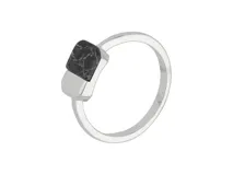 Anillo de plata 925 con acrílico combinado blanco y negro.