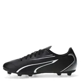 Championes de fútbol Puma Vitoria FG para terreno firme, color negro con detalles en blanco. Presentan un diseño clásico con la franja característica de la marca en el lateral, cierre con cordones y suela con tapones para césped natural.