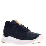 Championes de running New Balance modelo Athletic ROAV, color negro con entresuela blanca y suela de goma. Presentan un diseño de tejido técnico transpirable en la parte superior y detalle de etiqueta en la lengüeta.