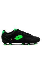 Zapatos de fútbol Lotto modelo Milan-MD-M, color negro, con tapones para césped natural, detalles de costuras en la puntera y logo de la marca en el lateral con la bandera de Italia.