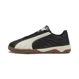 Championes urbanos Puma modelo Tifosi Calcio, color negro con la icónica franja lateral en blanco y suela de goma color caramelo. Diseño inspirado en el fútbol clásico con capellada de cuero sintético.