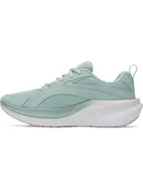 Championes de running Under Armour modelo Assert 11, color verde menta con detalles en blanco. Presentan una parte superior de malla transpirable con superposiciones de cuero, mediasuela con amortiguación Charged+ y suela de goma resistente.