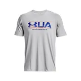 Remera de cuello redondo y manga corta, color gris, con estampado gráfico frontal de la marca Under Armour en tonos azul y naranja.