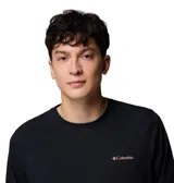 Remera de manga larga Columbia, color negro, con cuello redondo y logo de la marca estampado en el pecho en color contrastante.