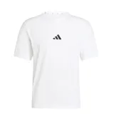 Remera Adidas Essentials Sl de hombre, color blanco, con cuello redondo y manga corta. Presenta el logo Badge of Sport de Adidas en negro en el pecho.