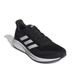 Championes Adidas Supernova M de hombre, color negro con las tres tiras blancas.