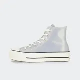 Championes de plataforma Converse Chuck Taylor All Star Lift, con parte superior textil de fibras metalizadas iridiscentes en color plateado, suela de goma blanca con detalles negros y amortiguación OrthoLite.
