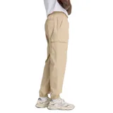 Pantalon cargo tipo jogger color beige, con cintura elástica, bolsillos laterales funcionales y puños elásticos en los tobillos.