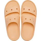 Sandalias Crocs modelo Classic de dos tiras, color negro, con perforaciones para personalizar con Jibbitz y plantilla de espuma Croslite.