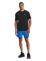 Calza corta de compresión Under Armour, modelo HeatGear, color gris jaspeado. Cuenta con cintura elástica ancha con logo de la marca, paneles de malla para ventilación y un bolsillo lateral de almacenamiento.