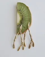 Aros colgantes con diseño orgánico inspirado en corales naturales, con acabado metálico brillante y cierre de perno con mariposa.