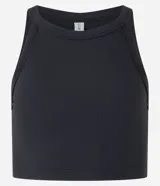 Blusa tipo crop top color verde oliva, confeccionada en tejido rib acanalado, con cuello halter y diseño sin mangas.