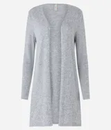Cardigan alargado de punto liviano color gris, con mangas largas y abertura total.