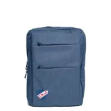 Mochila de diseño minimalista en color azul marino con textura jaspeada. Cuenta con dos bolsillos frontales con cierre y el escudo del Club Nacional de Football bordado en la parte inferior.